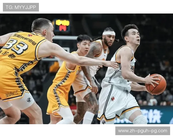 足球联赛对战CBA直播:足球联赛与CBA赛事对战直播的互动玩法